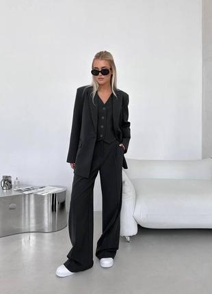 Костюм тройка