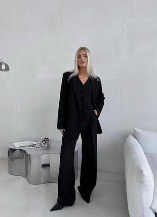 Костюм тройка