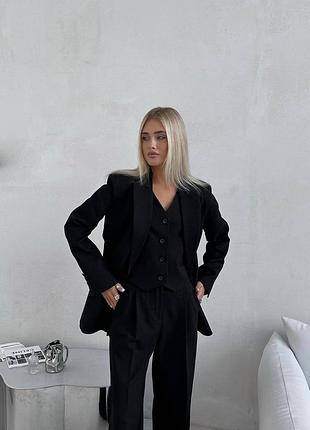 Костюм тройка