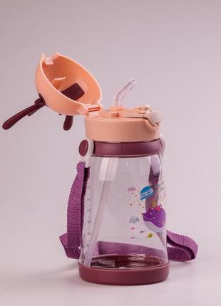 Пляшка для води з трубочкою 550 мл фляга прозора для напоїв з дозатором та ремінцем рожевий3 фото