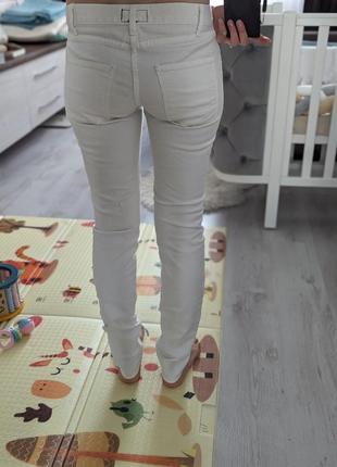 Белые женские джинсы с низкой посадкой 26р2 фото