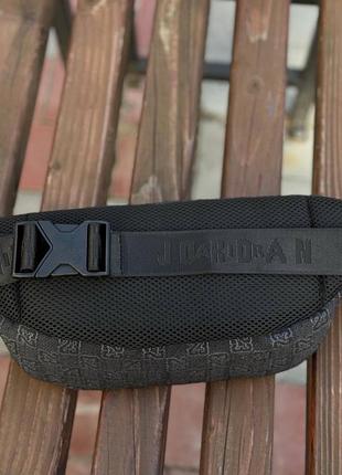Бананка jordan monogram 23 5