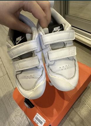 Nike кросівки дитячі 27 розмір