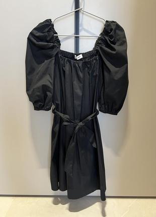 Черное платье-сарафан mango