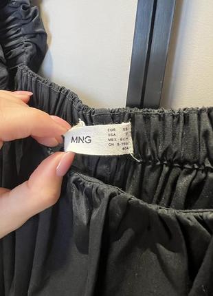 Черное платье-сарафан mango