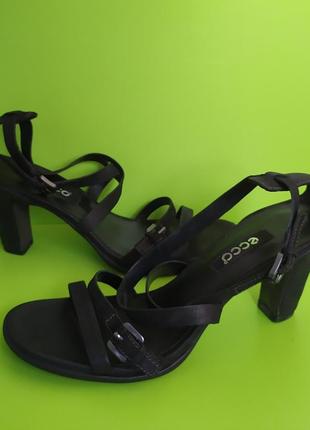 Кожаные чёрные босоножки ecco, 37