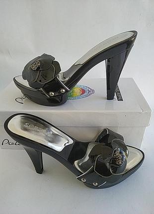 Кожаные шлепанцы на деревянной подошве размер 35, 36