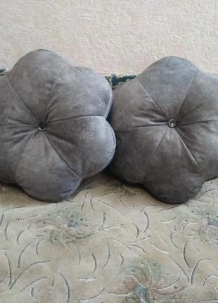 Подушки диванні фігурні круглі