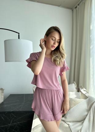 Легкий костюм в рубчик з шортами і футболкою3 фото