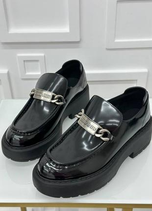 Кожаные лоферы в стиле miu miu