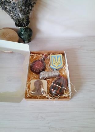 Чоловічий мильний набір.