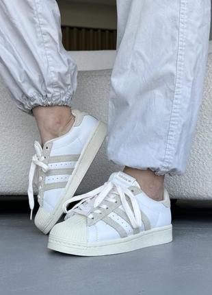 Адидас суперстар кеды белые с бежевым adidas superstar white/beige