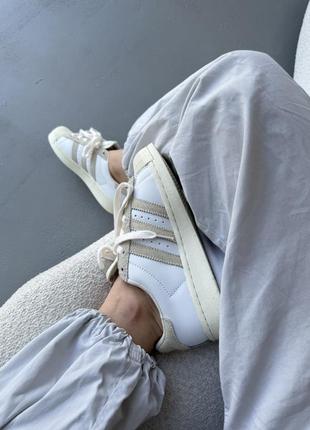 Адидас суперстар кеды белые с бежевым adidas superstar white/beige6 фото