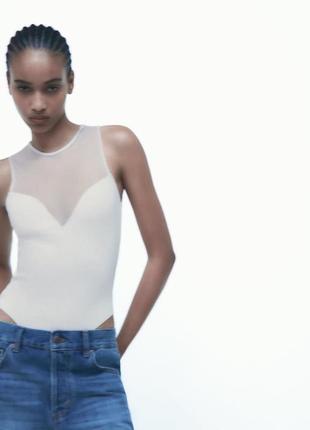 Красивое здание zara