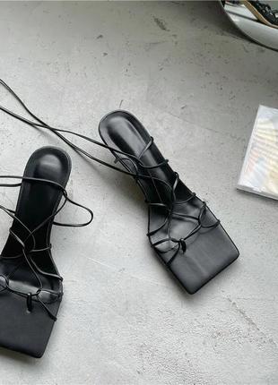 Жіночі босоніжки