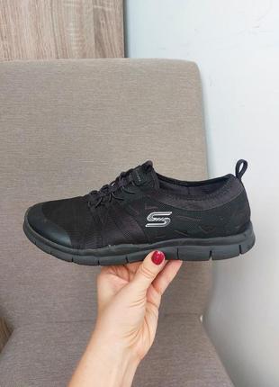 Skechers