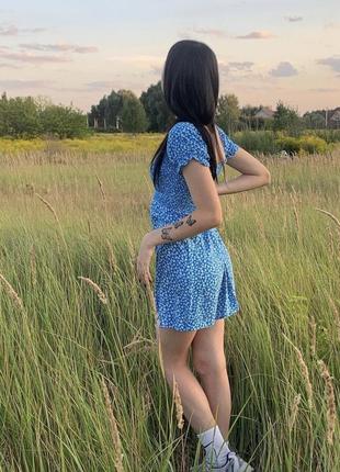 Сукня з квітами