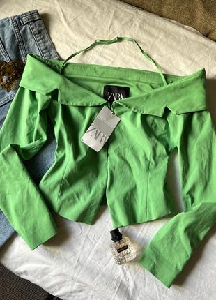 Новий зелений піджак з відкритими плечима zara