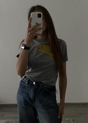 Женская футболка nike