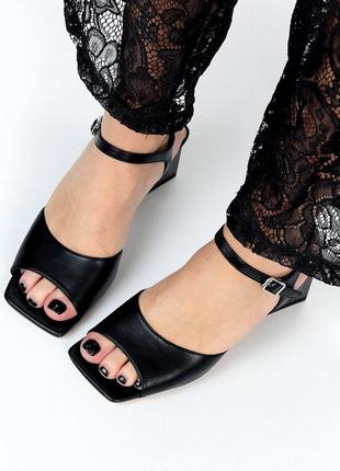 Удобные черные женские босоножки на каблуке летние эко-кожа лето6 фото