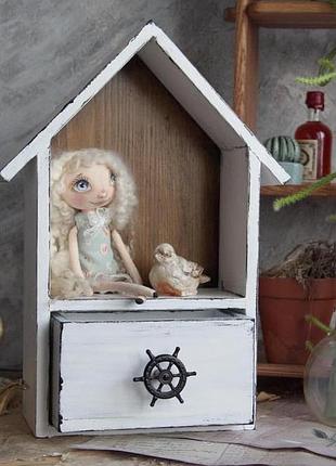 Поличка для дому