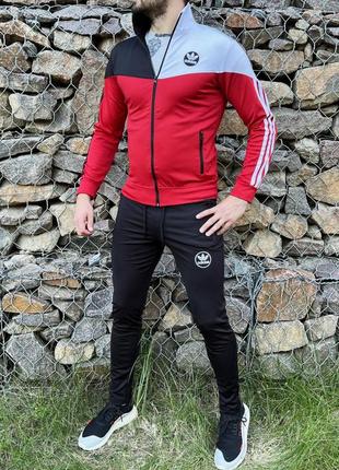 Спортивный костюм adidas