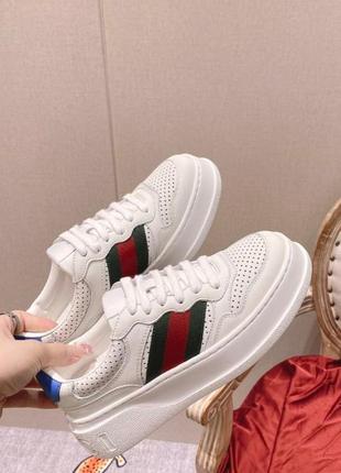Кросівки у стилі gucci