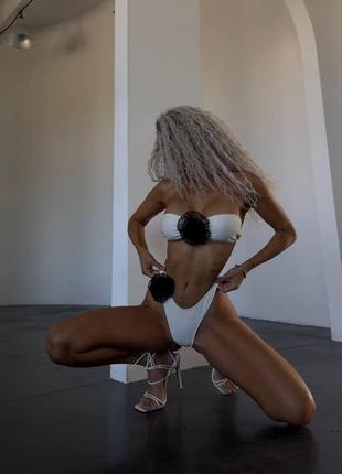 Купальник жіночий, тренд сезону 2024, роздільний купальник із трояндами