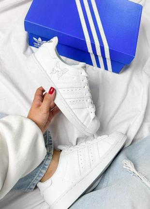 Женские кроссовки adidas womens wmns superstar crystal matte silver butterfly адидас суперстар белого цвета