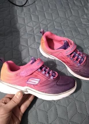 Кроссовки skechers