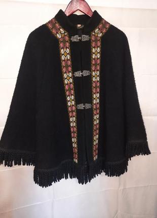 Вінтажне, вовняне пончо, розмір 46/48
бренд  fjord fashion