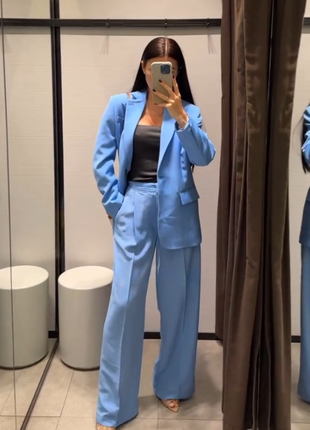 Ніжно блакитний костюм zara