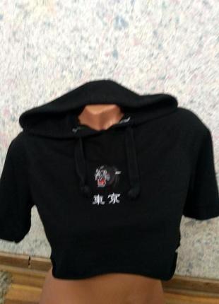 Футболка х капюшоном s,xs