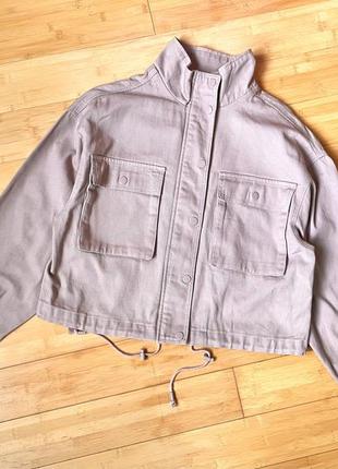 Легка джинсова,вкорочена курточка