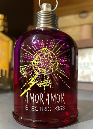 Amor amor electric kiss cacharel  10 мл