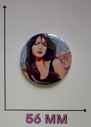 Значок лаліса монобан black pink блек пінк 5,6
