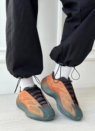 Кросівки adidas yeezy 700 v3 fade2 фото