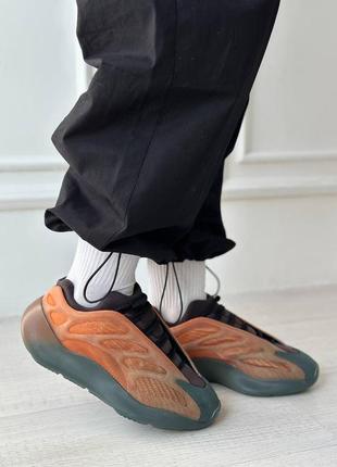 Кросівки adidas yeezy 700 v3 fade1 фото