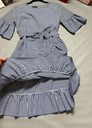 Красивое платье в полоску