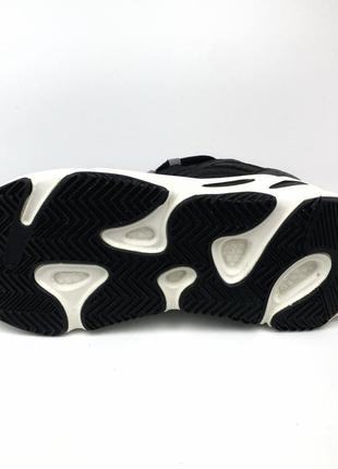 Кроссовки adidas yeezy boost 700 v2 black&white5 фото