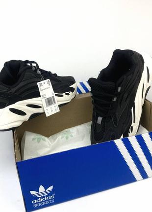 Кроссовки adidas yeezy boost 700 v2 black&white3 фото