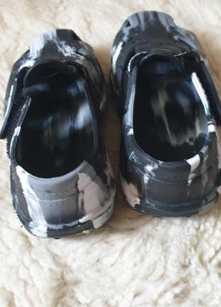 Дитячі резинові сандалі на липучках4 фото