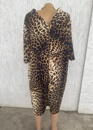 Актуальное платье с леопардовым принтом большого размера.3 фото