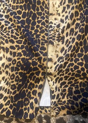 Актуальное платье с леопардовым принтом большого размера.9 фото