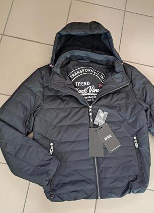 Курточка вітровка