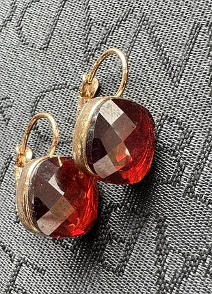 Серьги с камушками