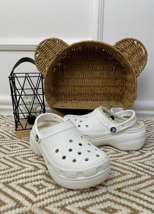 Crocs classic platform lined white теплі крокси в білому кольорі