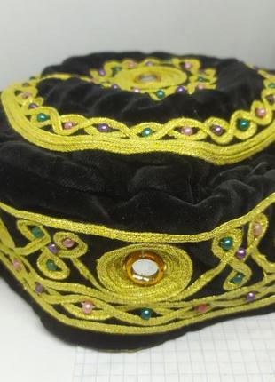 Мусульманская шапочка с вышивкой. тюбетейка