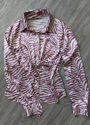 Класна блуза цікавого крою