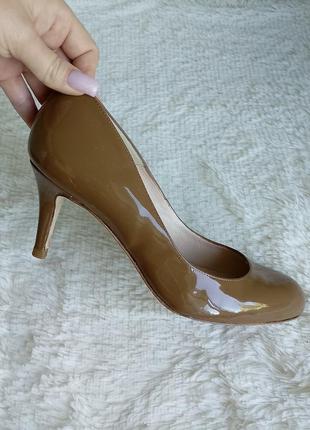 Шкіряні туфлі, лакована шкіра